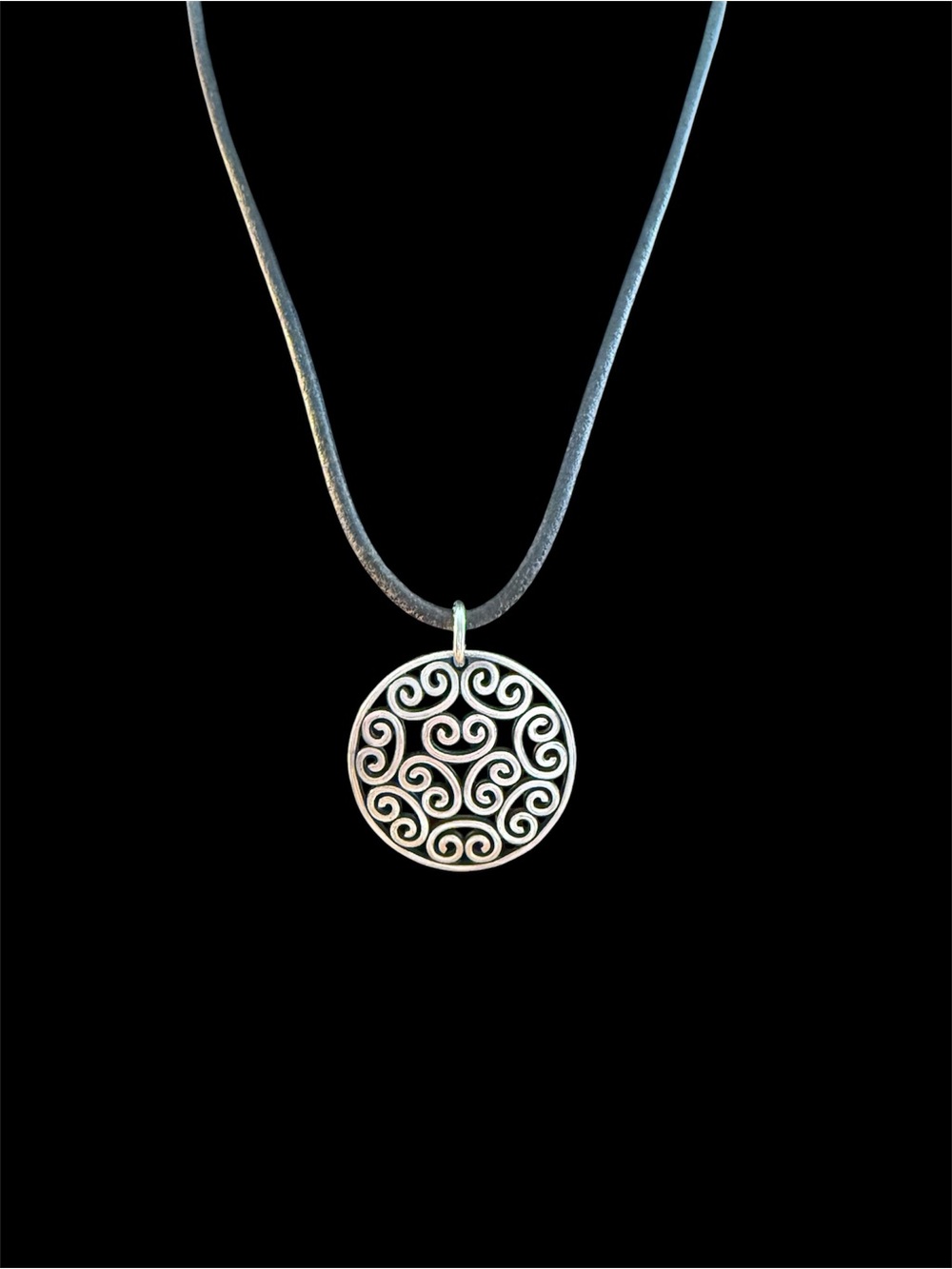 James Avery Sterling 925 Moroccan Disk Pendant With Avery Leather Cord Necklace